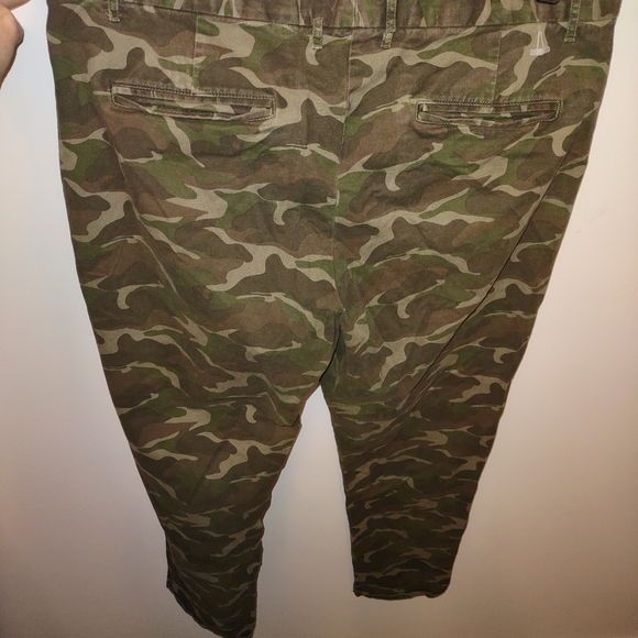 GAP khaki pants - Picture 6 of 6